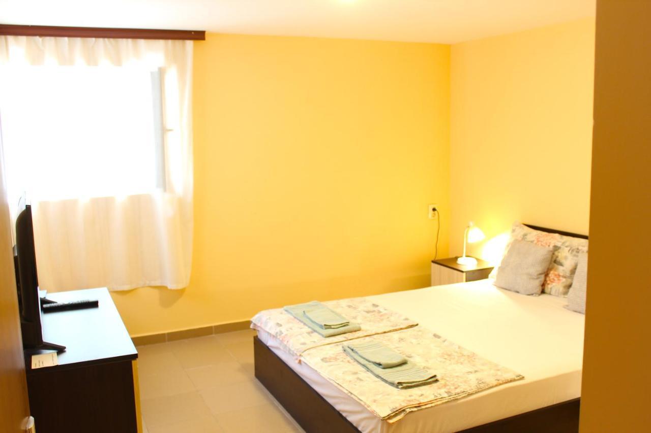 Guest House "Emily" In Troshevo Warna Exterior foto