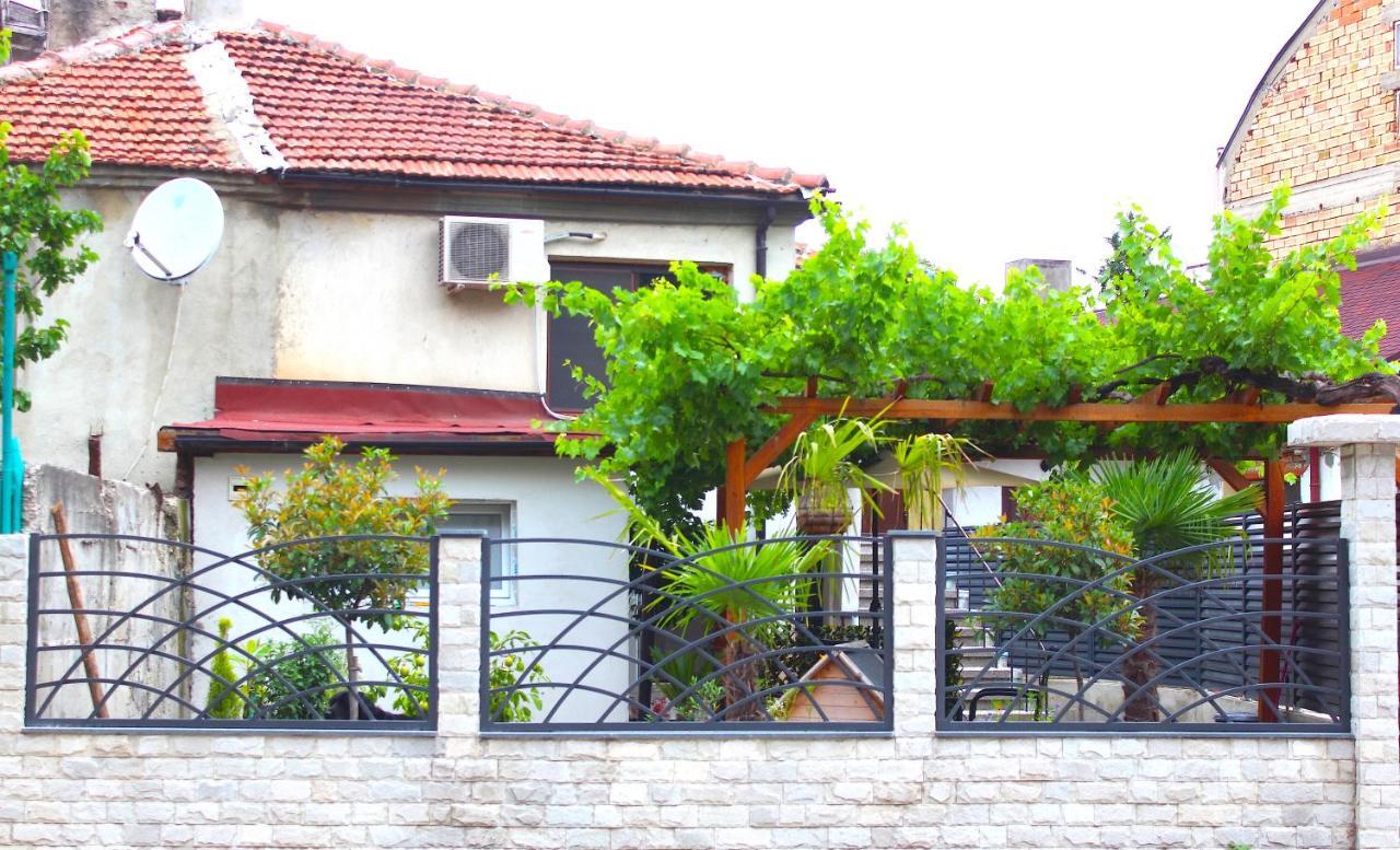 Guest House "Emily" In Troshevo Warna Exterior foto